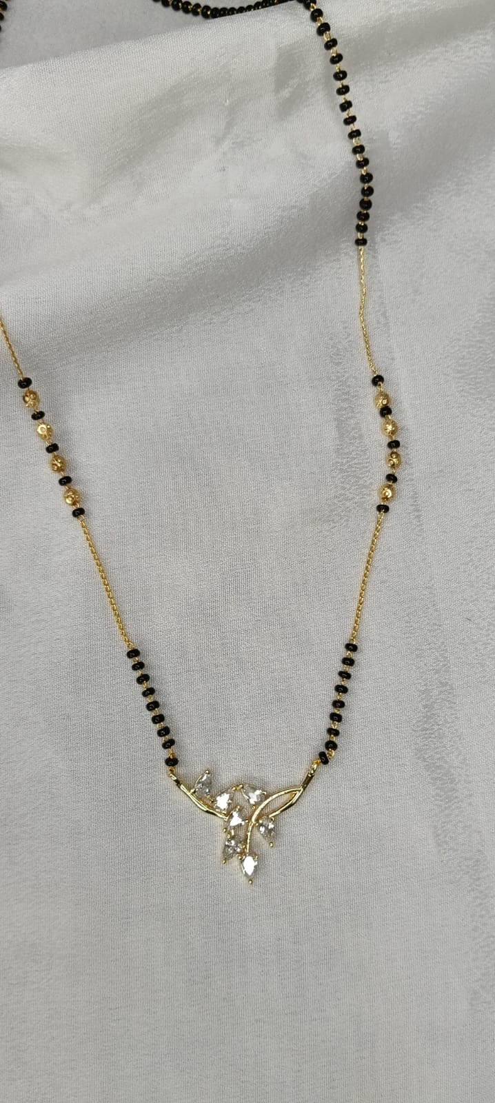Modern Elegance Gold - Image 3