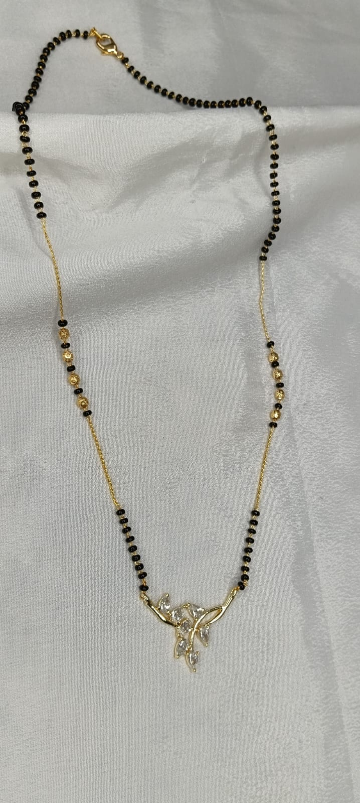 Modern Elegance Gold - Image 4